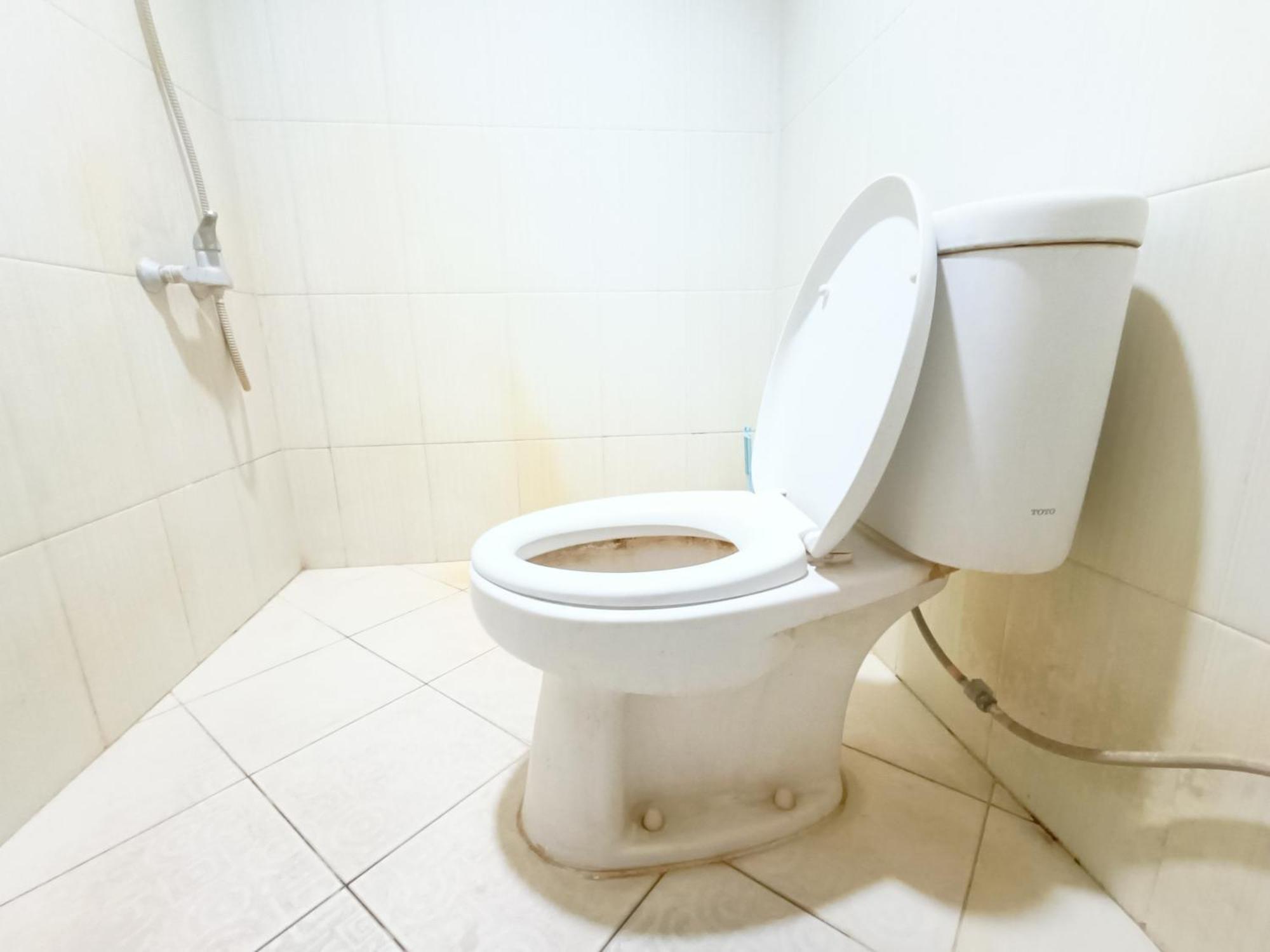 Oyo1769里德酒店 美娜多 外观 照片
