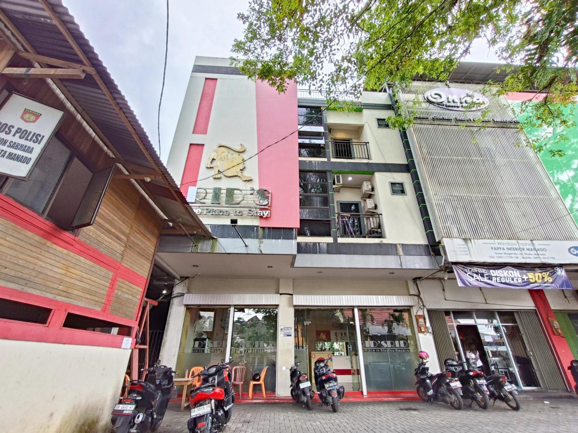 Oyo1769里德酒店 美娜多 外观 照片
