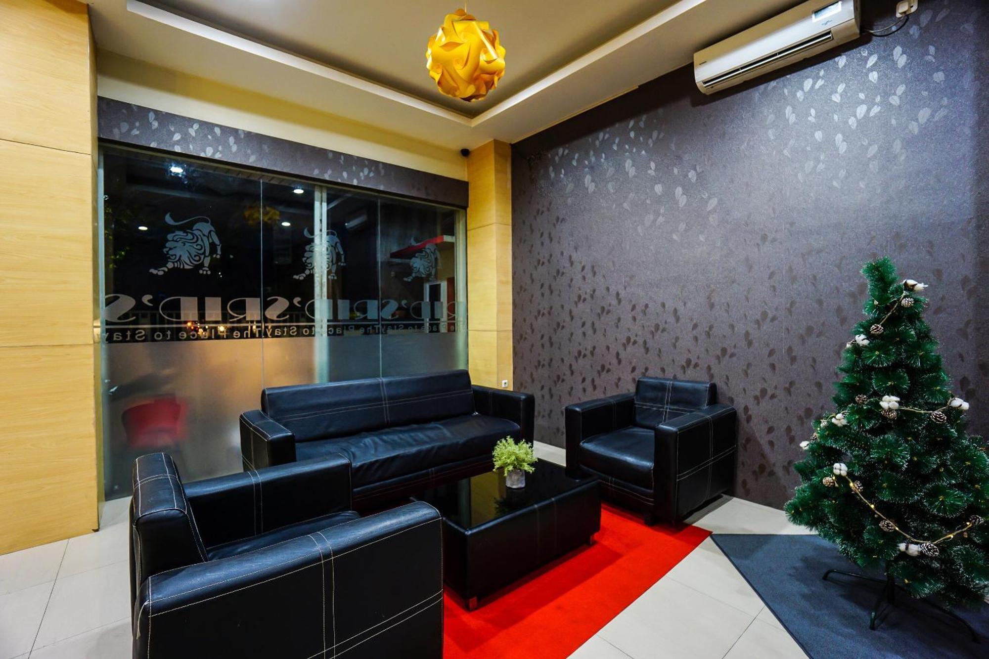 Oyo1769里德酒店 美娜多 外观 照片